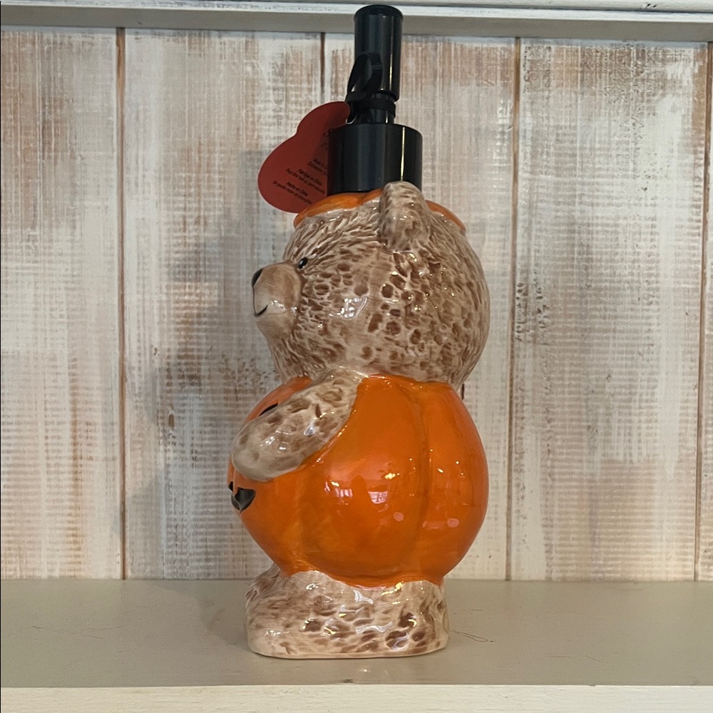 Creepy Critters Halloween Soap Dispenser Pumpkin‎ Bear Decor - Picture 5 of 6